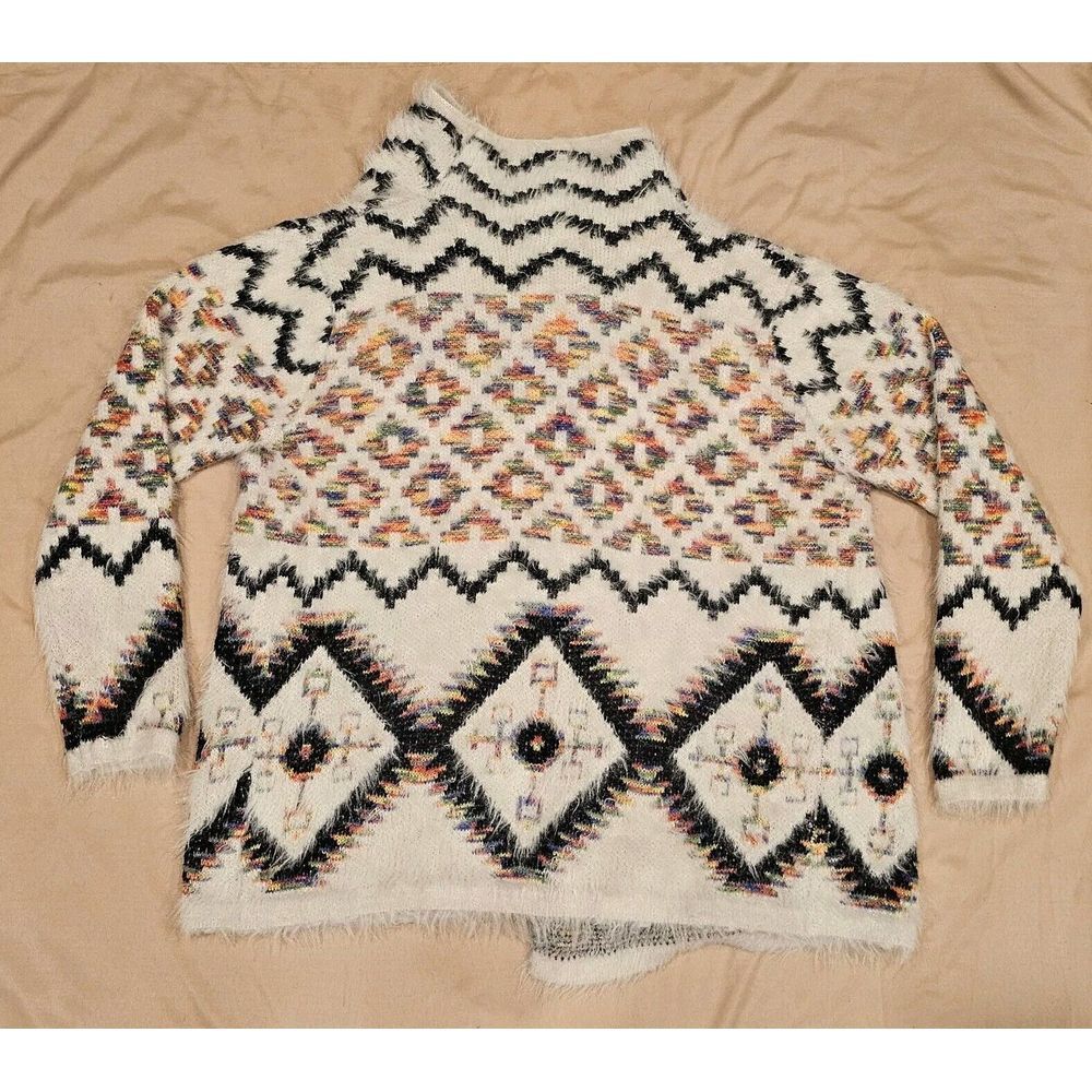 Aztec Patterned Women's Cardigan - Picture 11 of 15